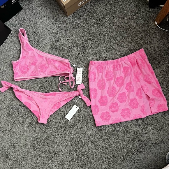 NWT Frankies Bikinis 3 Piece Pink Terry Cloth Set